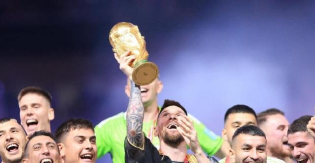 而他的薪资 而他的薪资