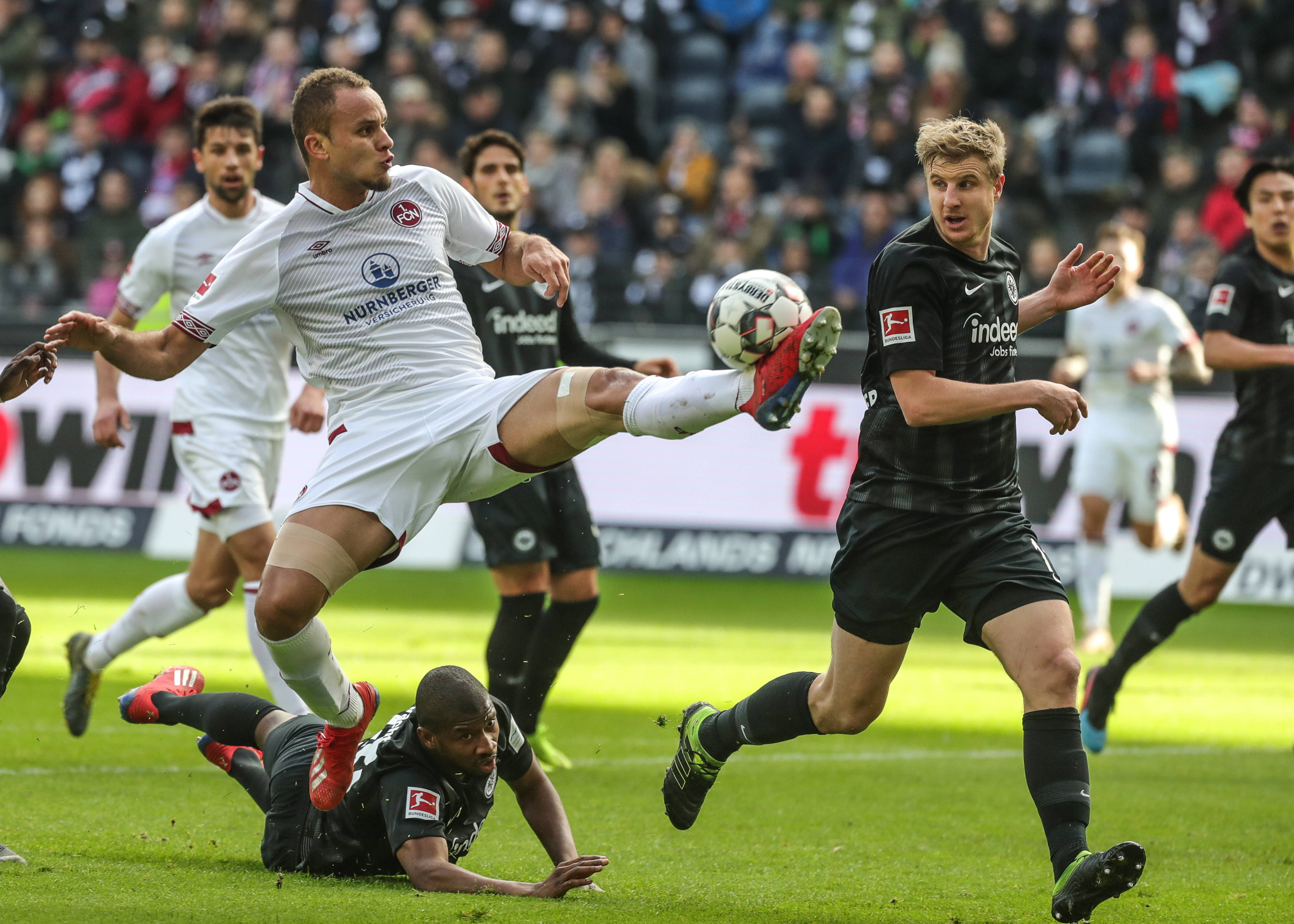 现其间闪烁 现其间闪烁