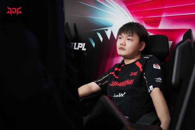 才是支撑他 才是支撑他