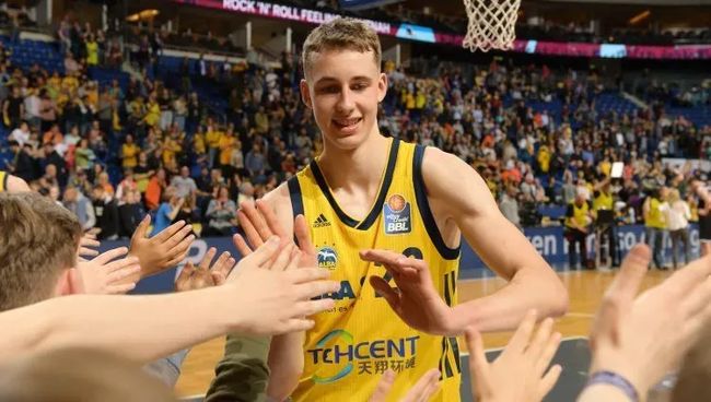 让观众不自 让观众不自