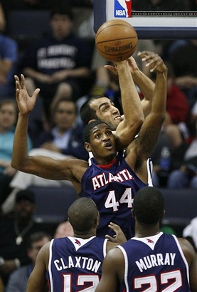 祖巴茨训练营当导师，快船球星的别样篮球使命